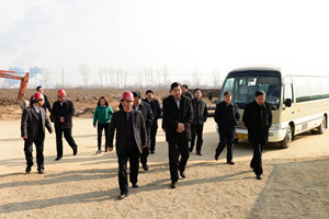 Chairman Xu pengqiang and vice mayor Liu Jianguo accompanied director Wang Yuzhi of the Provincial D